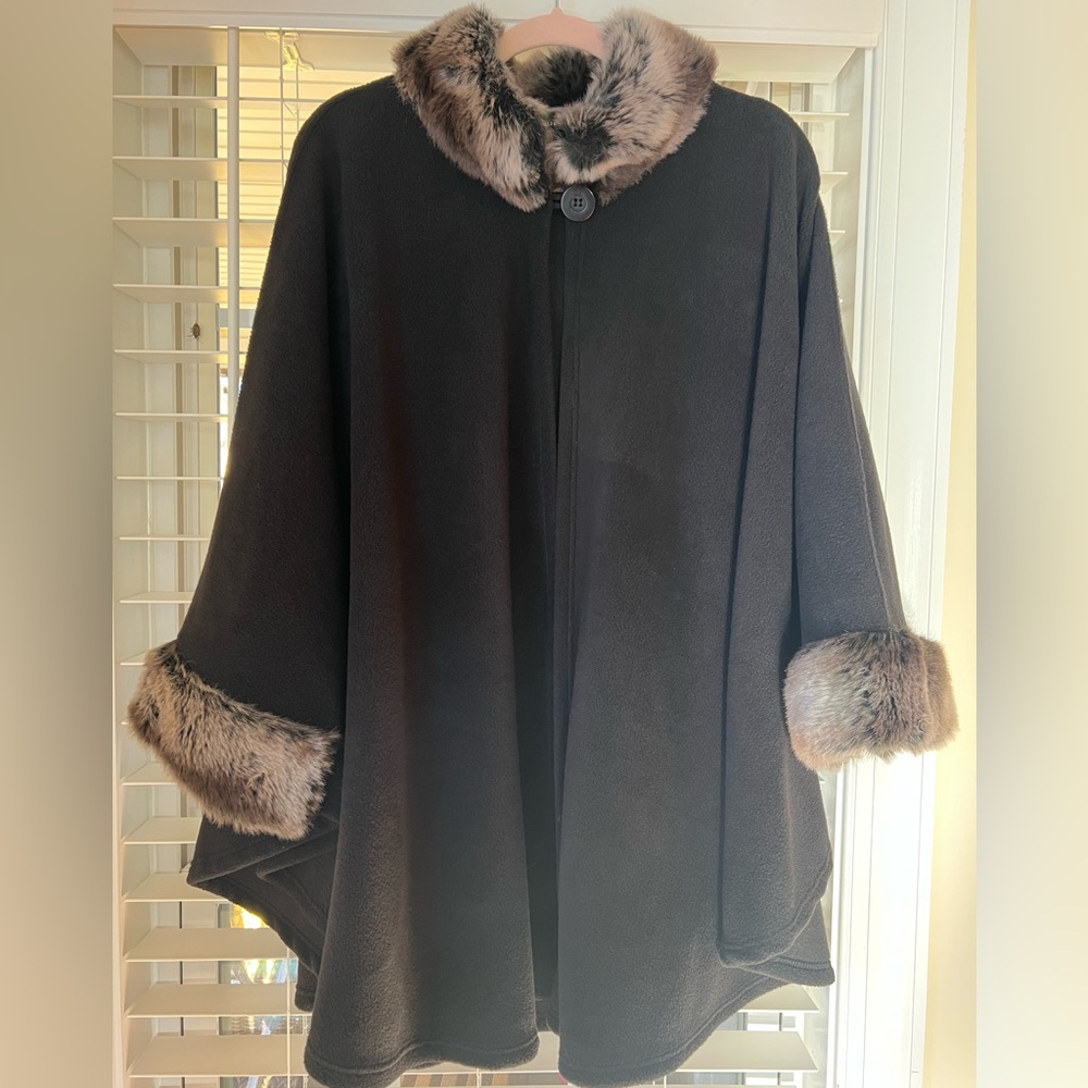Parkhurst Black Poncho with Faux Fur Trim